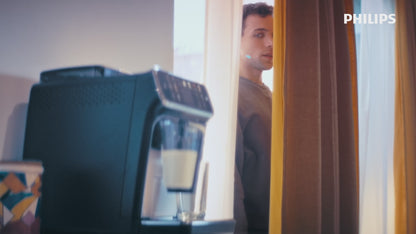 Kaffeevollautomat 5500 Series EP5544/50, 20 Kaffeespezialitäten (heiß oder eisgekühlt), LatteGo-Milchsystem, SilentBrew Technologie, QuickStart Matt-Schwarz